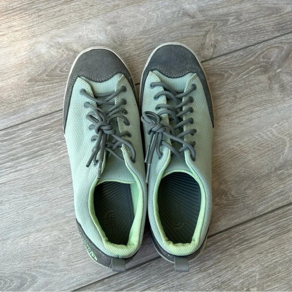 North  Face Base Camp Approach Shoes - Picture 2 of 12